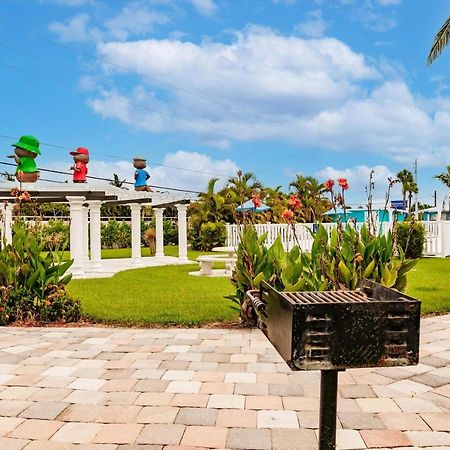 Poolside King Cottage With Kitchen - 10 Minutes To Beach! Форт Майерс Екстериор снимка
