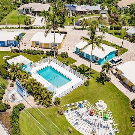 Poolside King Cottage With Kitchen - 10 Minutes To Beach! Форт Майерс Екстериор снимка