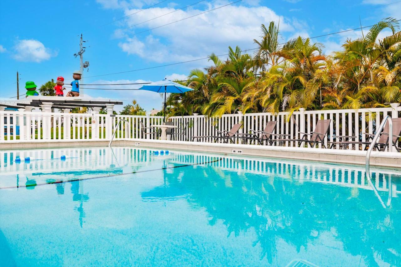 Poolside King Cottage With Kitchen - 10 Minutes To Beach! Форт Майерс Екстериор снимка